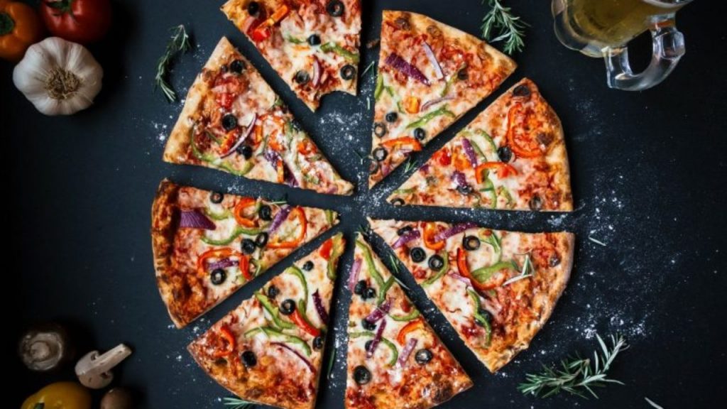 How to Pick a Pizza House for a Delicious Treat? 