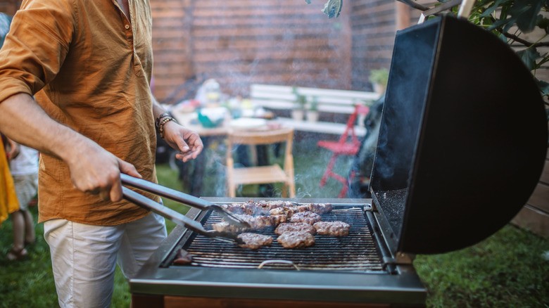 Two-Sided Grills vs. Traditional Grills: Which is Right for You?